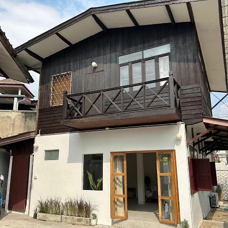 Cozy Villa In Chiangmai Old Town Chiang Mai Bagian luar foto