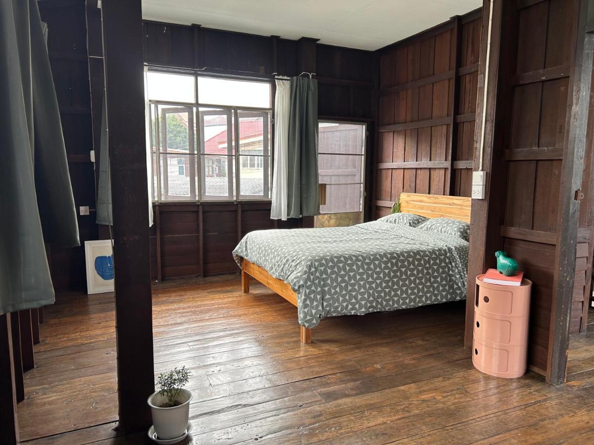 Cozy Villa In Chiangmai Old Town Chiang Mai Bagian luar foto