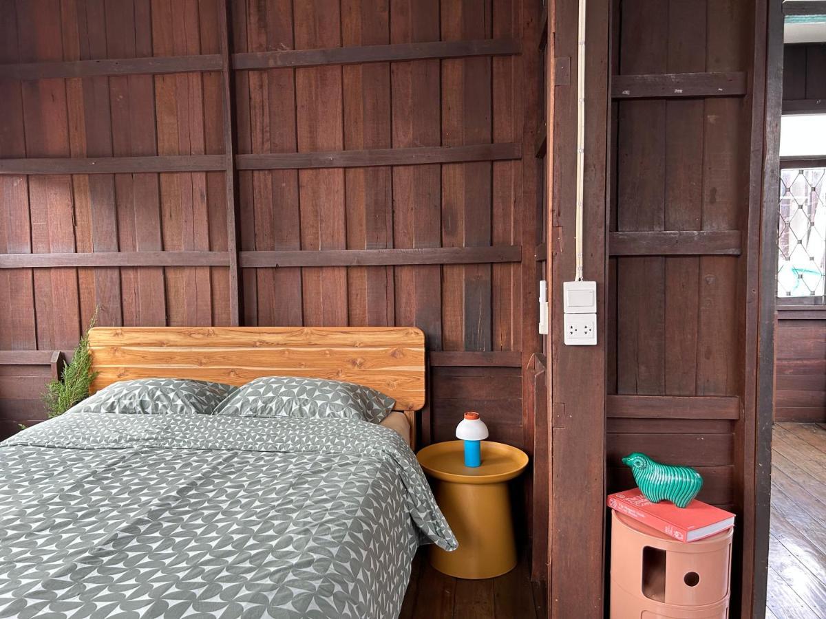 Cozy Villa In Chiangmai Old Town Chiang Mai Bagian luar foto